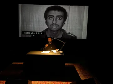Amer Matar presenting the live documentary performance Dossier 4217 at Kulturzentrum Pavillon in Hanover